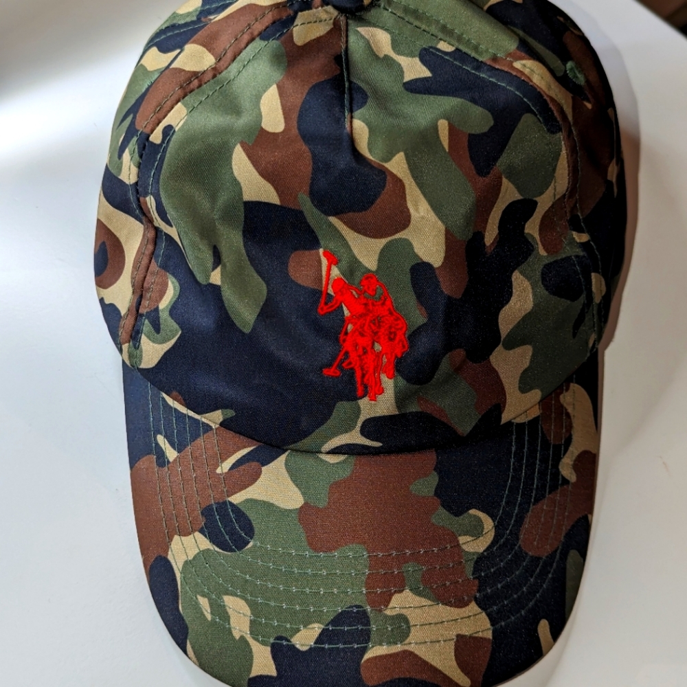 Camo polo hat
